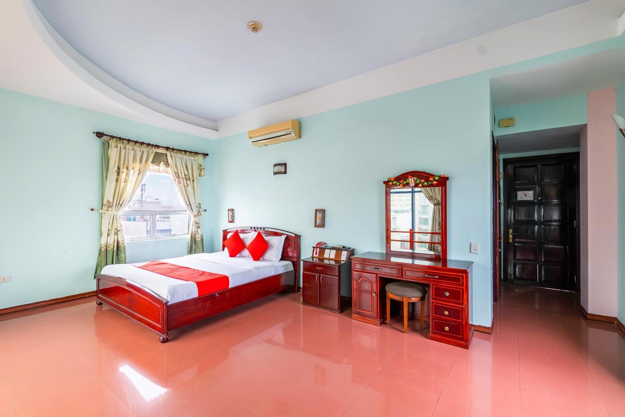 Super Oyo 266 Golden Gate Hotel Da Nang Buitenkant foto