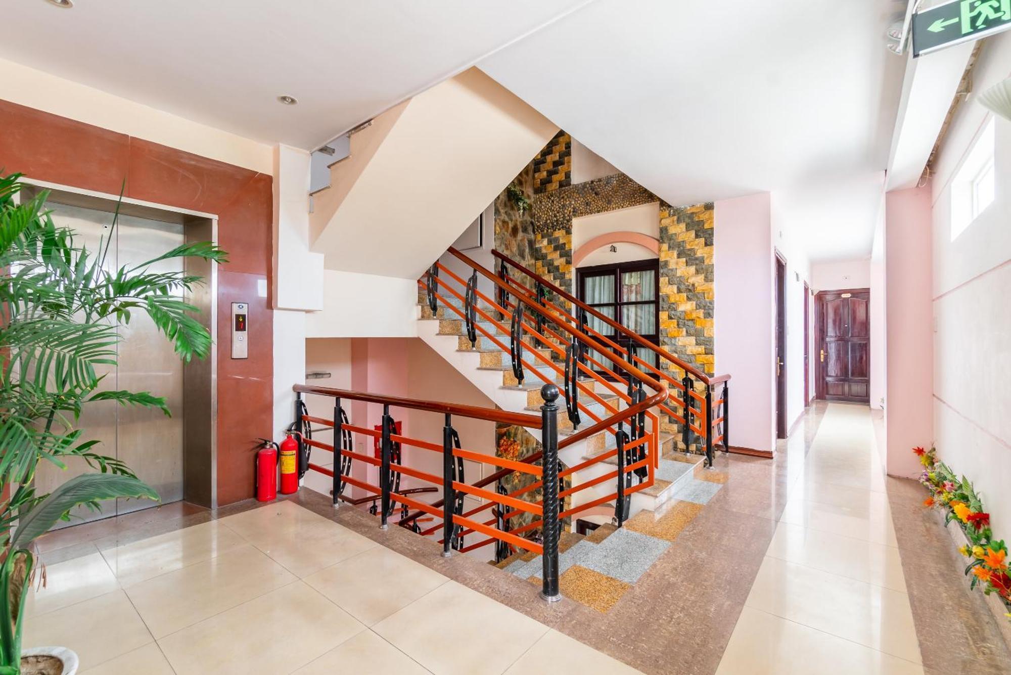 Super Oyo 266 Golden Gate Hotel Da Nang Buitenkant foto